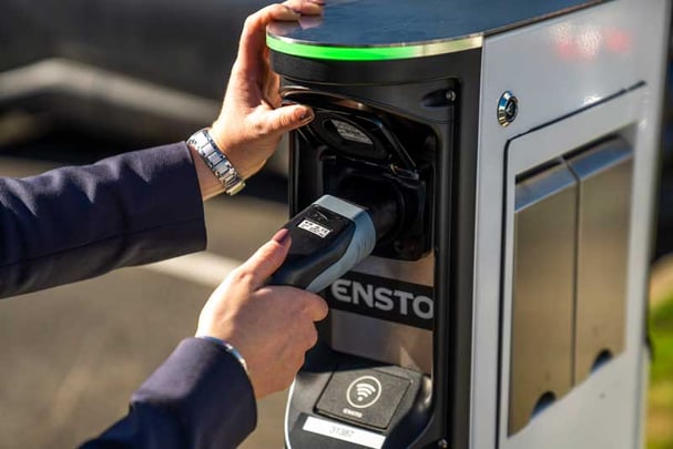 Ladestationen für E-Autos im Einkaufszentrum, FREY x Virta