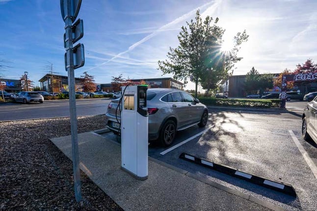 Ladestationen für E-Autos im Einkaufszentrum, FREY x Virta