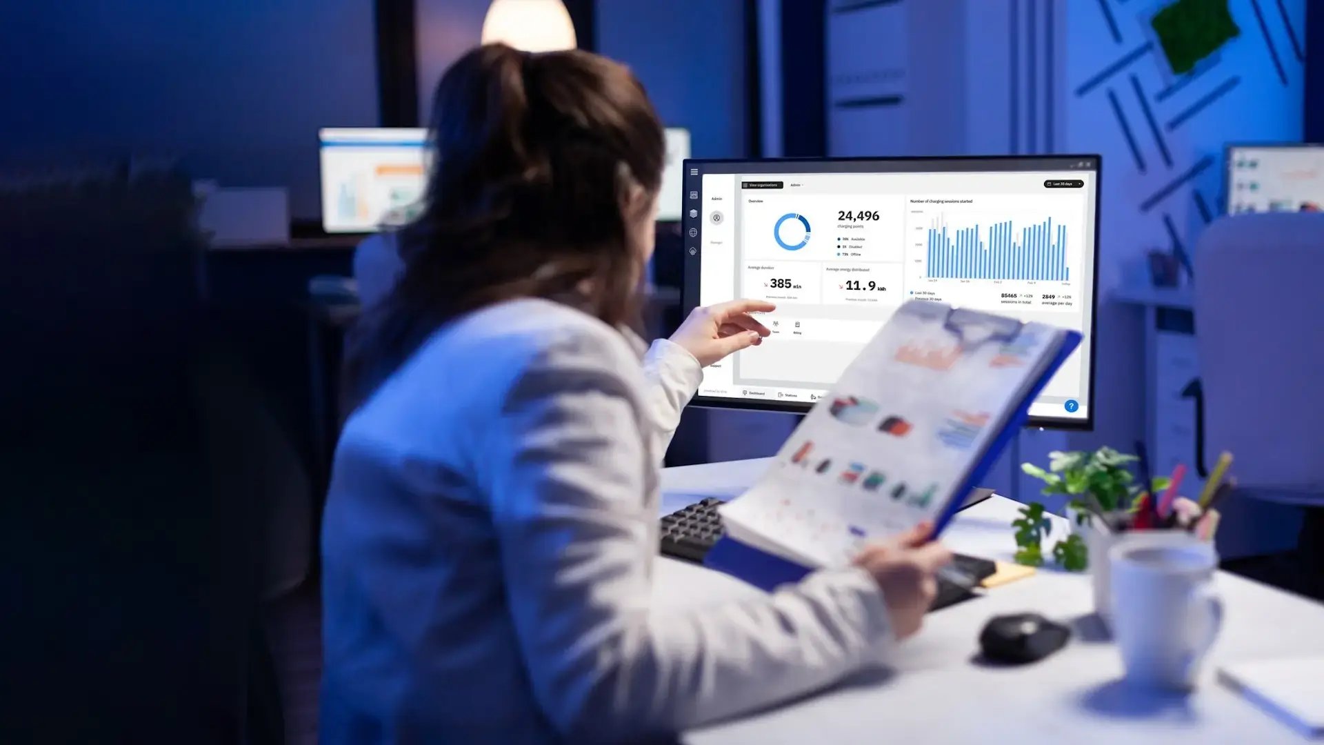 woman-analysing-data-in-virta-hub-backend