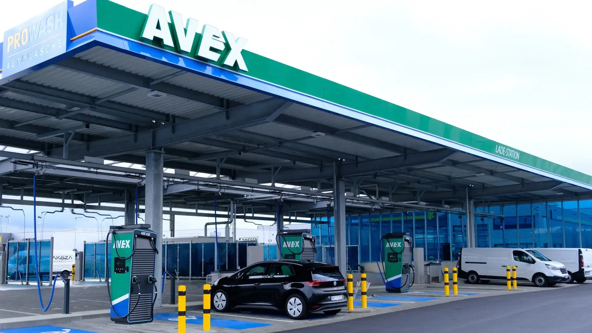 avex-hpc-charging-hub-at-petrol-station-in-euskirchen