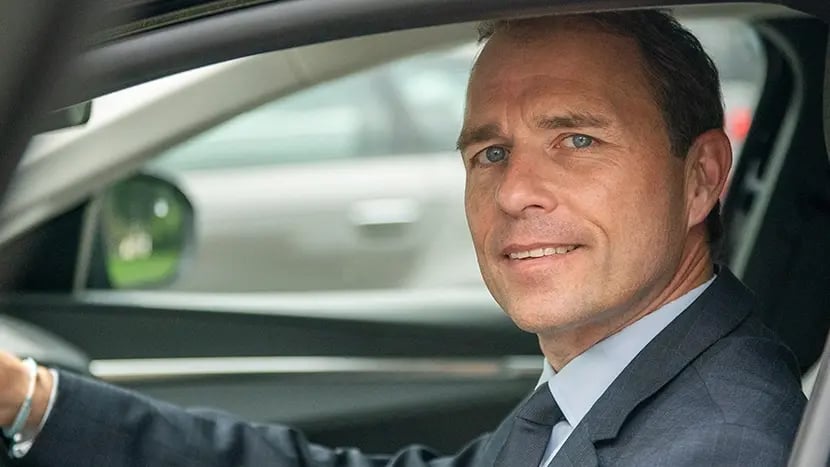 Jeremy dupuy mayor of villers semeuse at the wheel of car