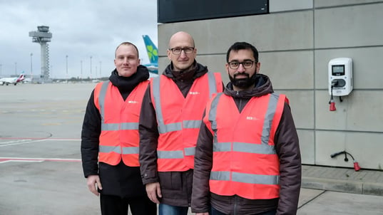 Photo from left to right: Felix Rathke (Virta), Michael Klopsch (BER) and Ebad Ali Qureshi (Virta)