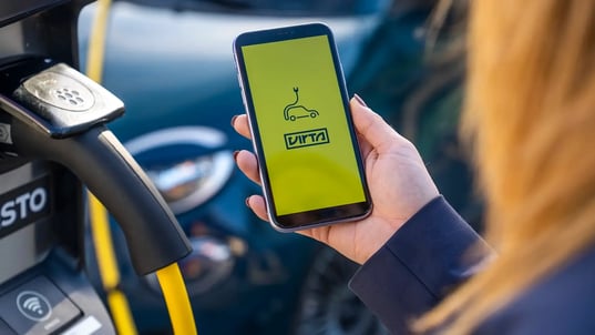 frey-hand-holding-virta-mobile-app-phone