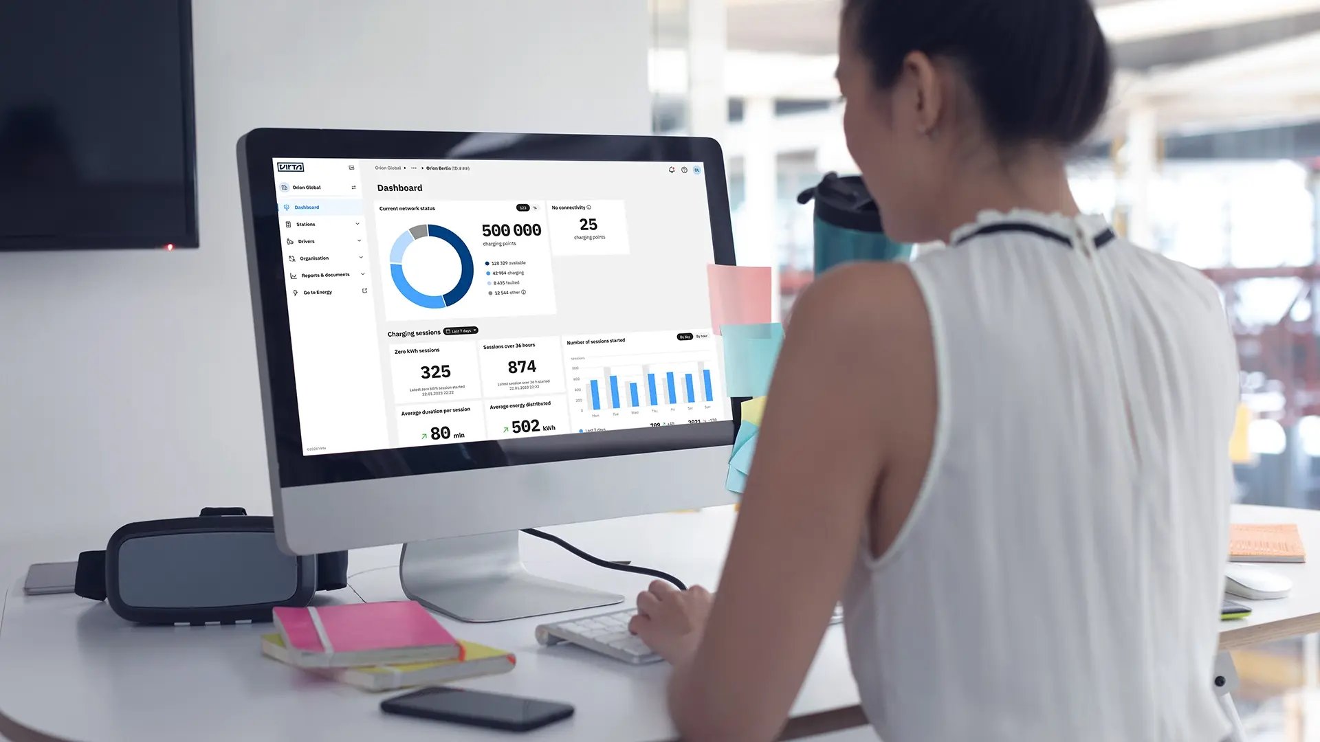 woman-using-virta-hub-on-desktop