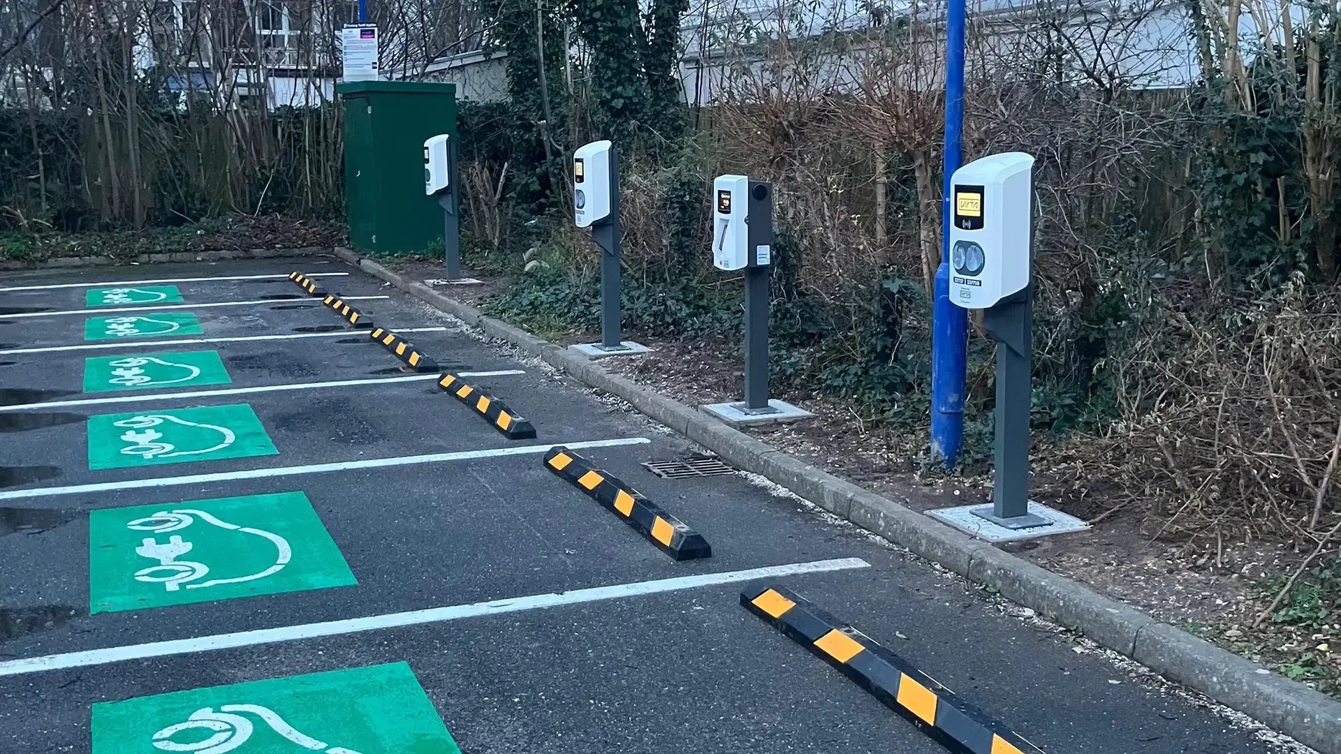 ac-chargers-and-payment-kiosk-in-parking-lot-2