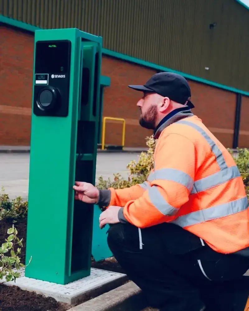 devitech-technician-installing-ev-charger-2